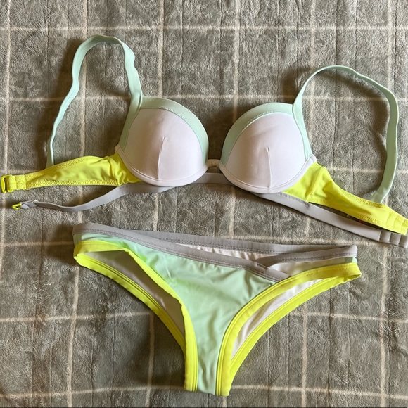 Victoria’s Secret Bikini set 32B/S - Picture 2 of 10